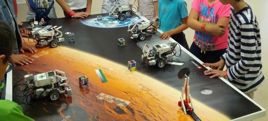 niños logonauta robotica